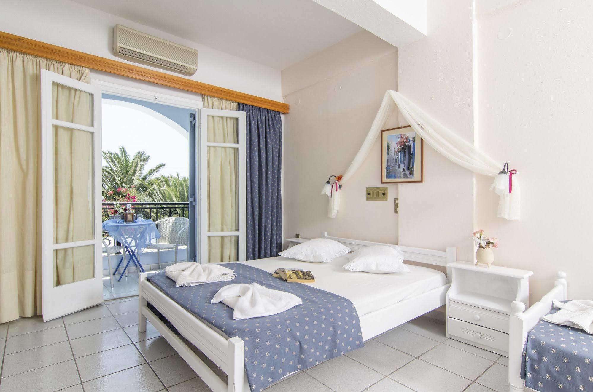 Pantheon Hotel Agios Georgios  Ngoại thất bức ảnh